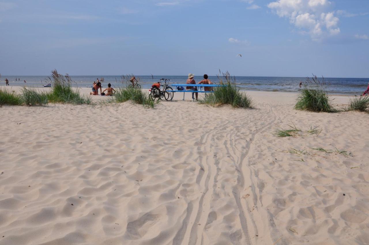 Apartment In Private House Near The Beach And River Jūrkalne 外观 照片