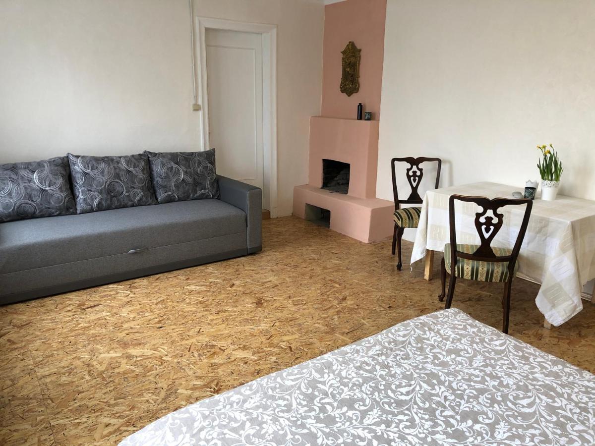 Apartment In Private House Near The Beach And River Jūrkalne 外观 照片